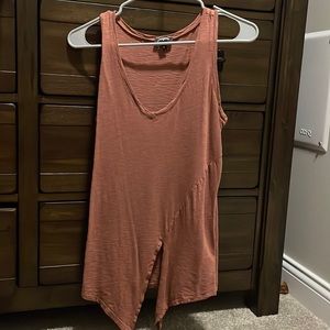 Tank top, can be tied at the bottom